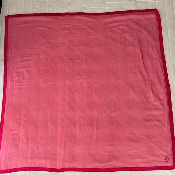 HERMES XL pink sheer silk shawl 142cm square - Picture 2 of 7